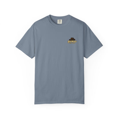 T-Shirt - Playful Bear Hanging from Disc Golf Basket - Howdy Disc Golf - Unisex Garment-Dyed