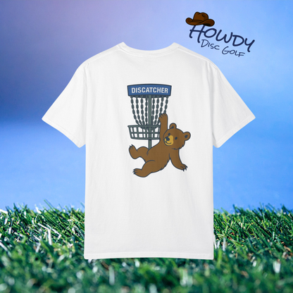 T-Shirt - Playful Bear Hanging from Disc Golf Basket