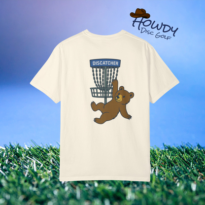 T-Shirt - Playful Bear Hanging from Disc Golf Basket